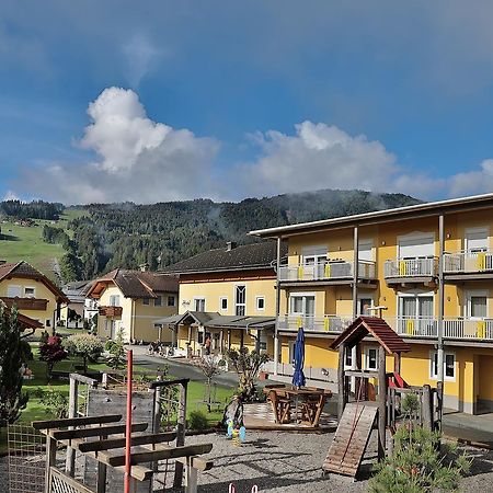 Hotel Garni Zerza Tröpolach Екстериор снимка