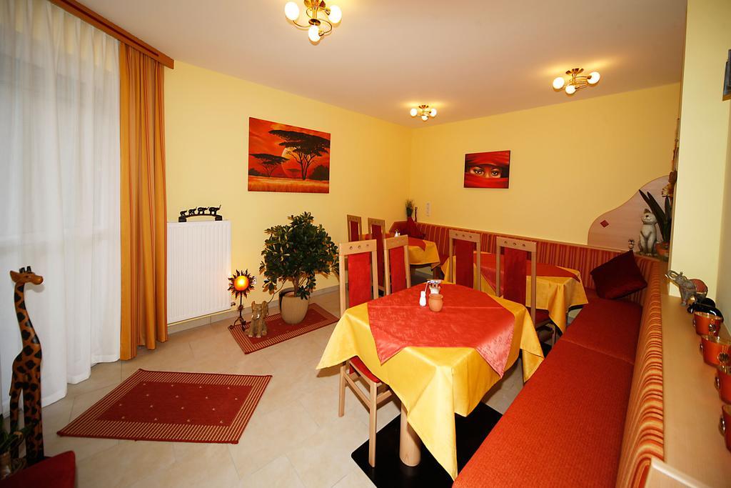 Hotel Garni Zerza Tröpolach Екстериор снимка