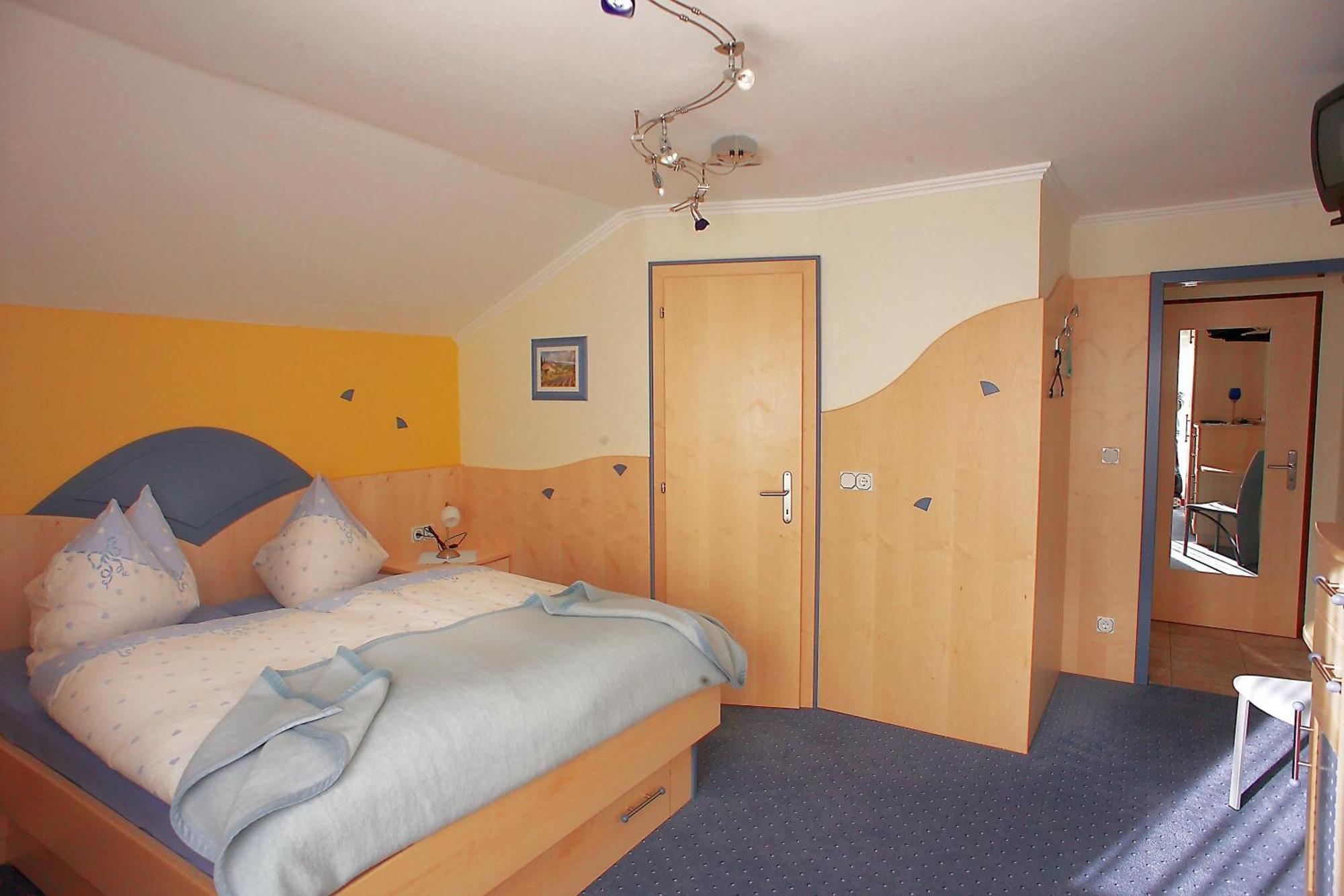 Hotel Garni Zerza Tröpolach Стая снимка