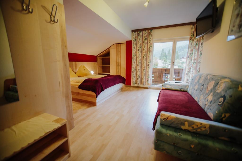 Hotel Garni Zerza Tröpolach Екстериор снимка