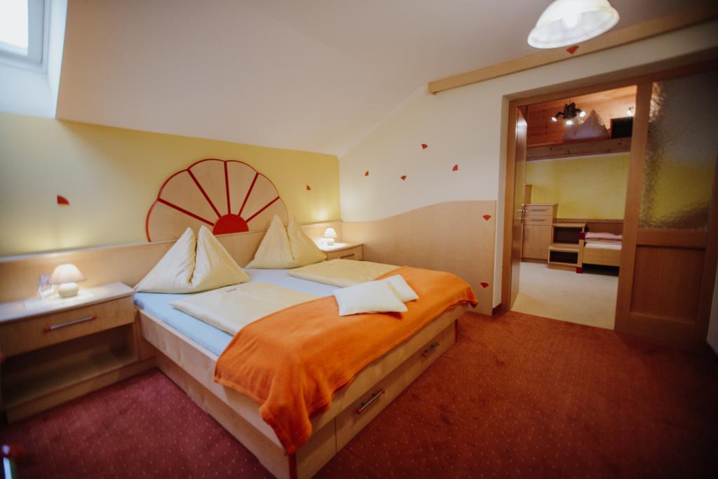 Hotel Garni Zerza Tröpolach Екстериор снимка