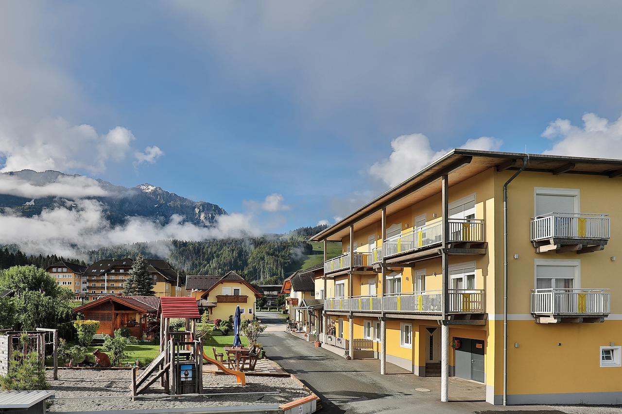 Hotel Garni Zerza Tröpolach Екстериор снимка