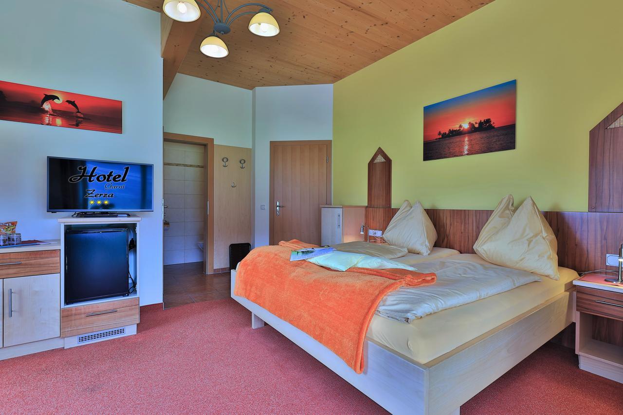 Hotel Garni Zerza Tröpolach Екстериор снимка