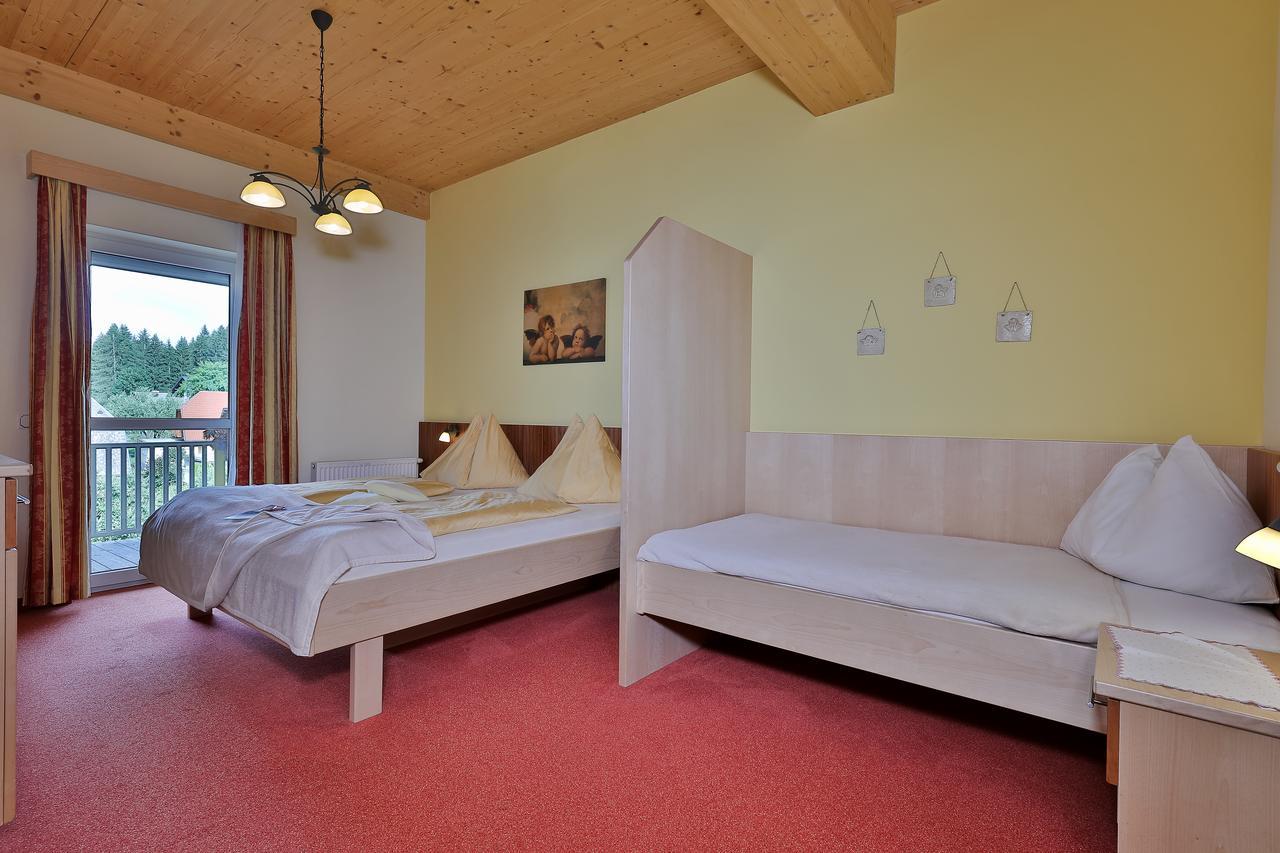 Hotel Garni Zerza Tröpolach Екстериор снимка